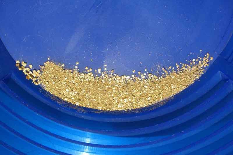gold pan with gold